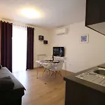 Supra Mare Apartment *