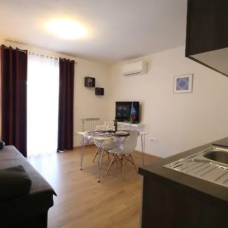 Supra Mare Apartment *